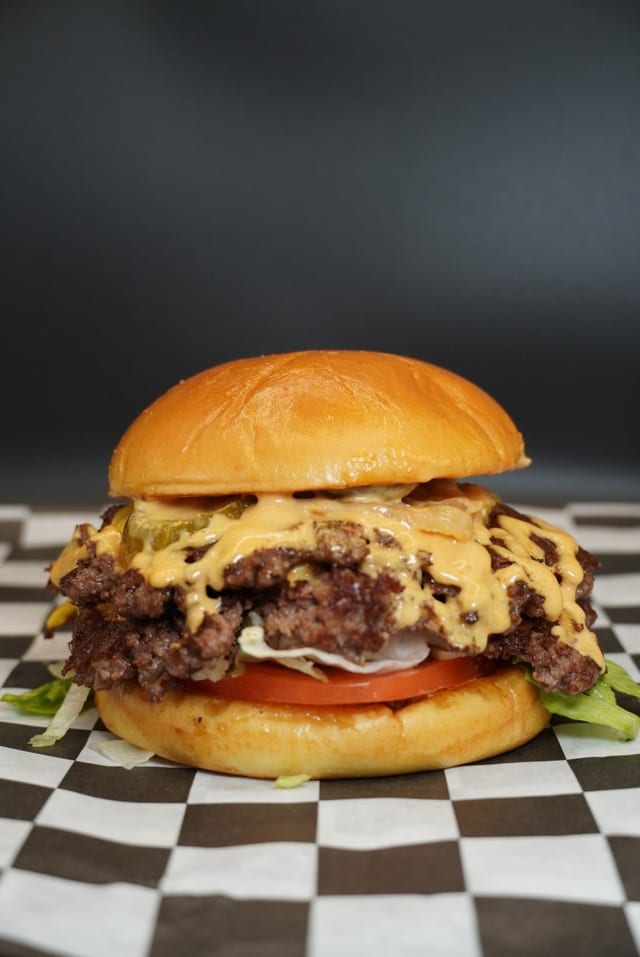 Double Classic Burger.